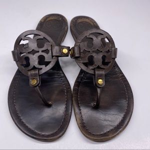 miller medallion leather flat thong